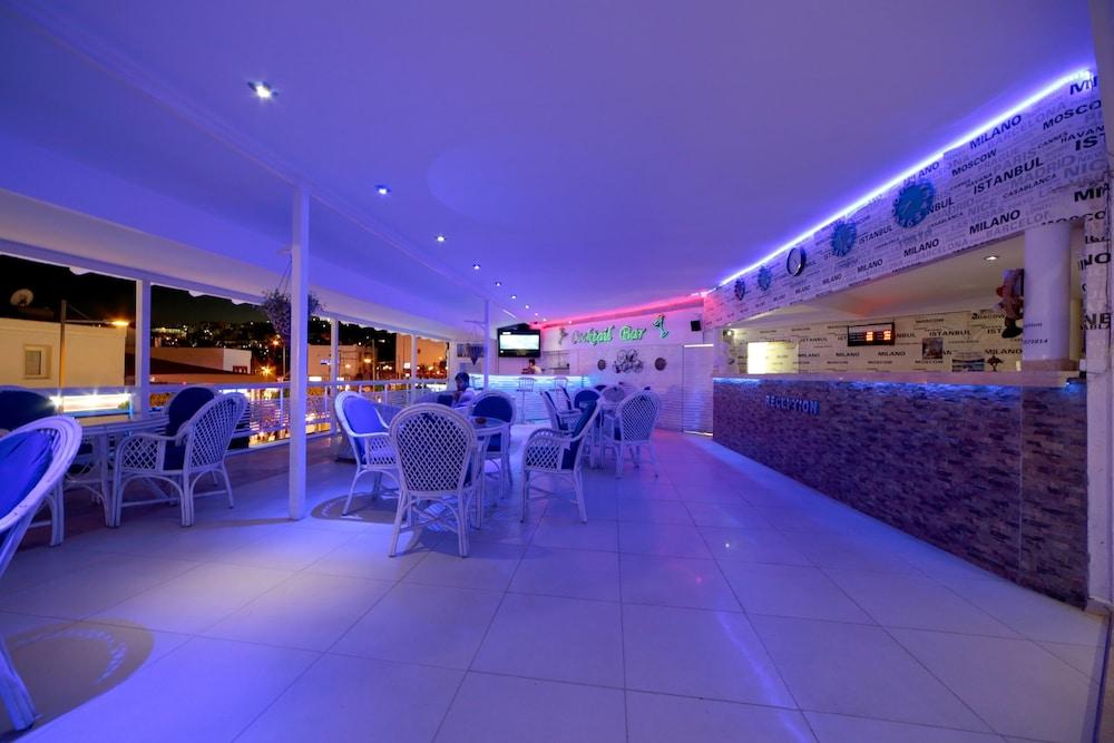 Sky Nova Hotel & Suites Bodrum Bagian luar foto